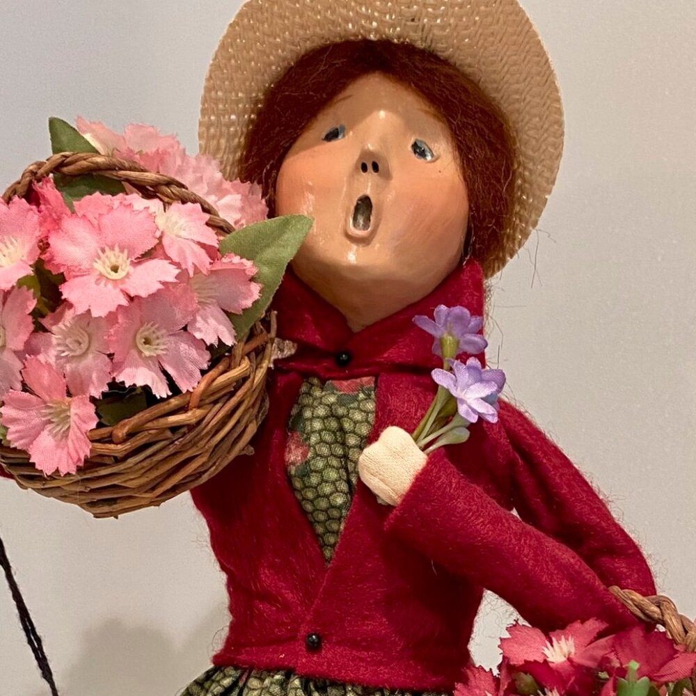 Byers' Choice Flower Seller Cries of London Caroler